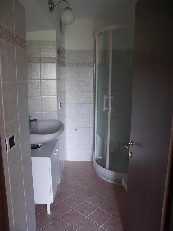 La Casa Del Borgo Bed and Breakfast Brissago-Valtravaglia Rum bild