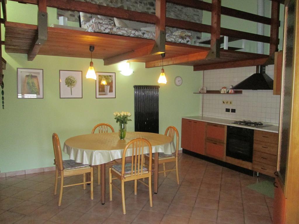 La Casa Del Borgo Bed and Breakfast Brissago-Valtravaglia Exteriör bild