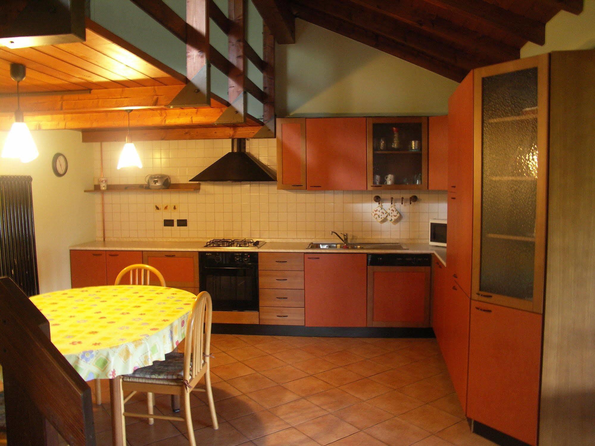 La Casa Del Borgo Bed and Breakfast Brissago-Valtravaglia Exteriör bild